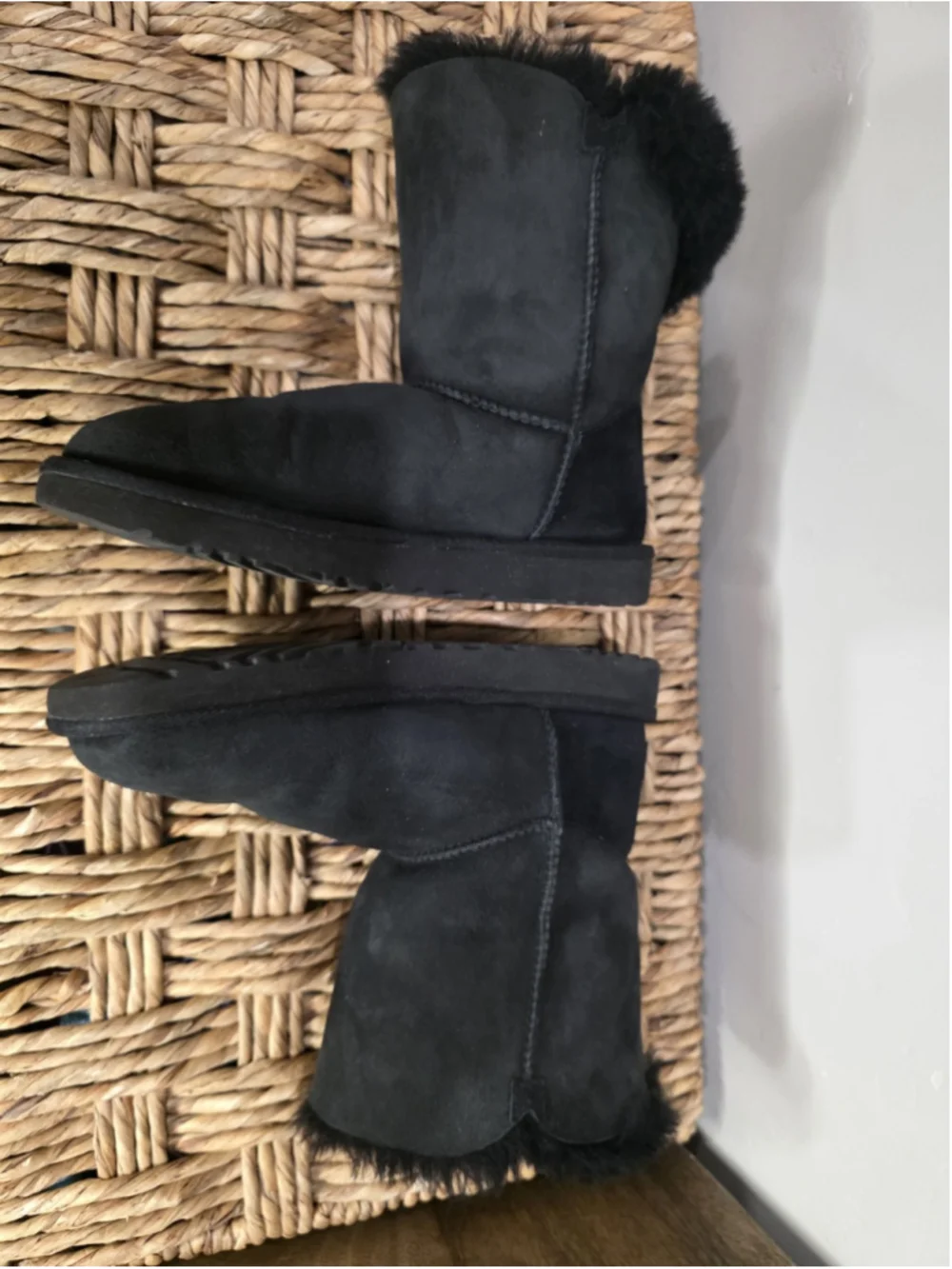 UGG Irina Swarovski Crystal Pin Bling Toscana Pom Pom Black Mid Boots Size 9
